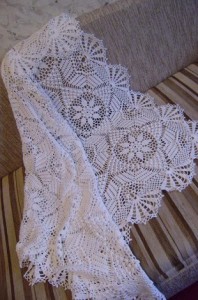 Knitting Crochet Bedspread with Circular Motif