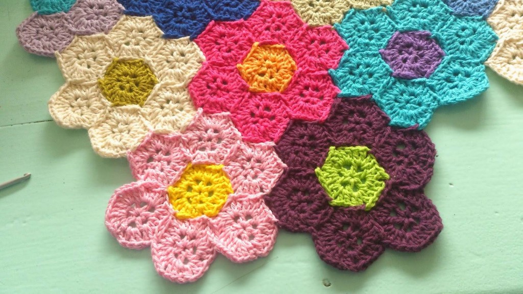 Honeycomb - Free Crochet Blanket Pattern