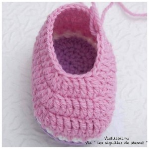 Baby slipper with his step in pictures ⋆ Crochet Kingdom