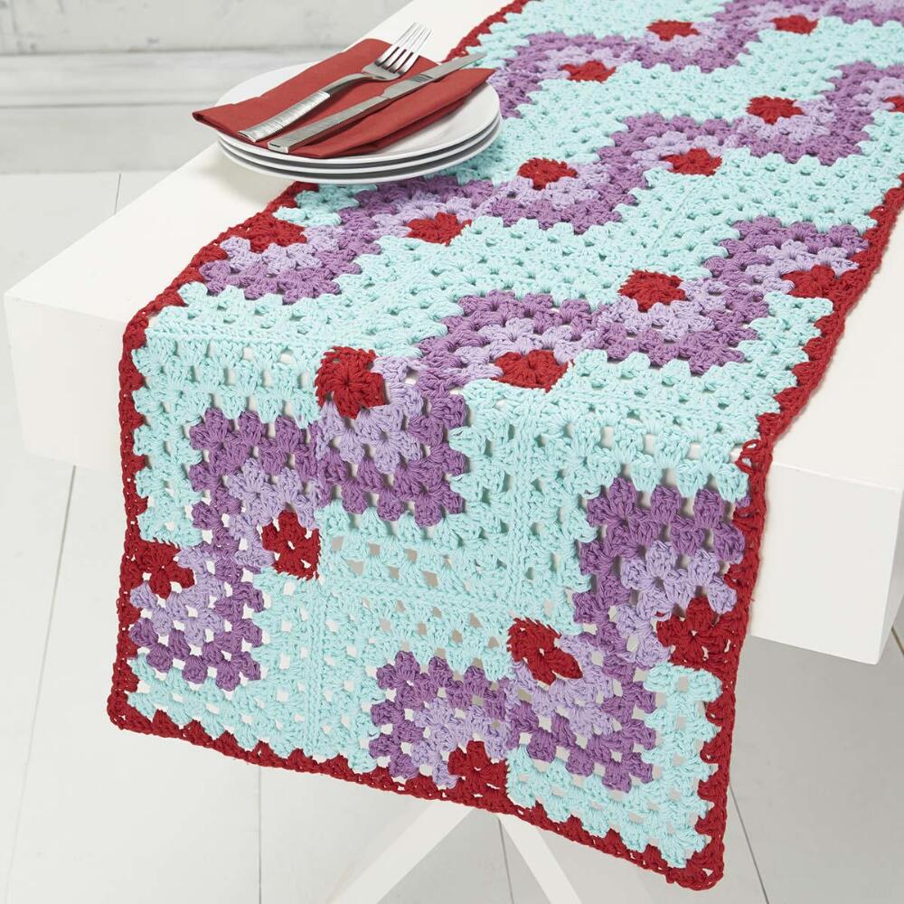 mitered-table-runner-free-crochet-pattern-crochet-kingdom