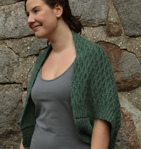 Oscilla - a crocheted shrug free pattern ⋆ Crochet Kingdom