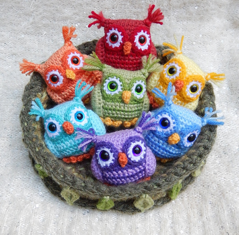 Nesting Rainbow Owls Free Crochet Pattern