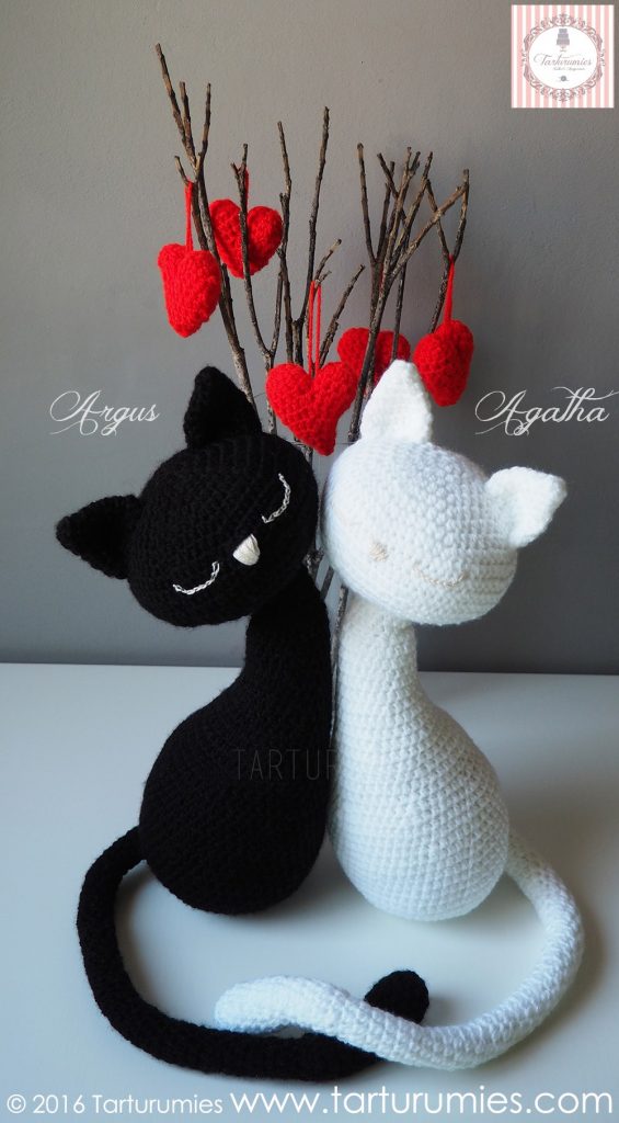 Cute Valentine's Day Cat Pair Amigurumi Pattern