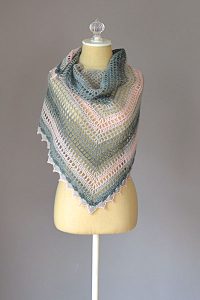 Dewdrops Shawl Free Crochet Pattern ⋆ Crochet Kingdom