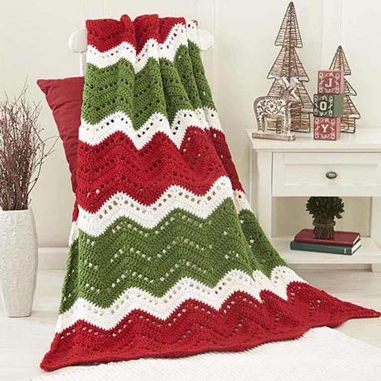 16 Free Christmas Blanket Crochet Patterns to Make You Smile!
