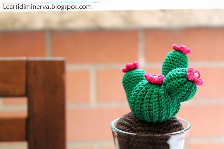 Free Crochet Pattern for a Cactus Amigurumi ⋆ Crochet Kingdom