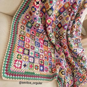 Crochet Granny Square Blanket Color Inspiration from Instagram ⋆ ...